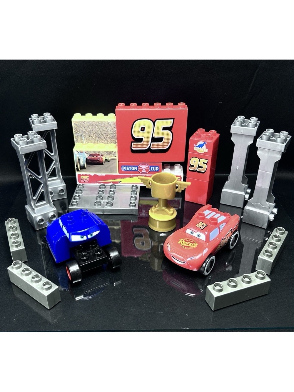 Mega Bloks Disney Pixar Cars Lightning McQueen with Various Extra Pieces